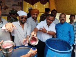 गुरु अर्जन देव जी की शहादत को समर्पित छबील, बन्ना गुप्ता व सुधीर पप्पू ने की सेवा