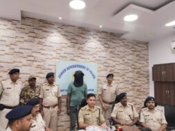 बंद घरों को निशाना बनाने वाला शातिर चोर गिरफ्तार, 15 लाख के जेवरात व नकदी बरामद