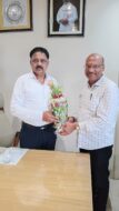 राज्य के कला, संस्कृति एवं पर्यटन मंत्री सुदिव्य कुमार से मिले,नगर पंचायत अध्यक्ष सराइकेला मनोज चौधरी