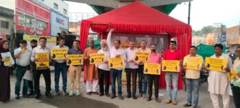 जब तक ट्रेनें राइट टाइम नहीं चलेंगी, तब तक आंदोलन चलता रहेगा