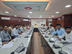 जिला स्तरीय आधार निगरानी समिति की बैठक में बच्चों के आधार पंजीकरण पर जोर