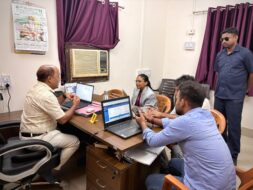 दुखनी सोरेन ने संभाली जनसमस्याओं की कमान, बिजली व्यवस्था सुधारने को अधिकारियों से की वार्ता