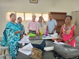 सामुदायिक केन्द्र जादूगोड़ा में दो दिवसीय गहन मतदाता पुनरीक्षण ( एस आई आर )को लेकर लगा कैंप ,नया नाम जोड़ने में जुट बीएलओ