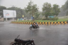 जमशेदपुर में बदला मौसम का मिजाज, कई दिनों बाद हुई झमाझम बारिश से लोगों ने ली राहत की सांस
