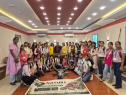 ट्राइबल कल्चर सेंटर के भ्रमण से छात्राओं ने जाना झारखंड की आदिवासी संस्कृति का इतिहास