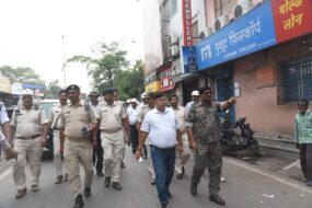साकची गोलचक्कर से स्ट्रेट माइल रोड तक चला नो-पार्किंग अभियान, कई वाहनों का चालान