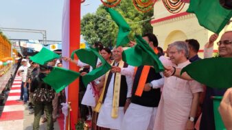छपरा जंक्शन से नई रेल सेवाओं की शुरुआत, रेल मंत्री अश्विनी वैष्णव ने दिखाई हरी झंडी