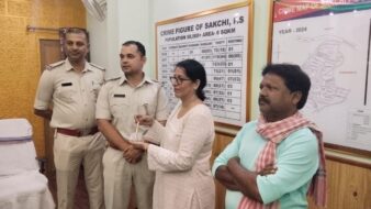 सब्जी विक्रेता की ईमानदारी: ढाई लाख के सोने के आभूषण लौटाकर पेश की मिसाल