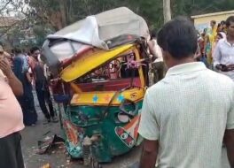 गिरिडीह के बेलाटांड़ थाना क्षेत्र में शुक्रवार को एक दर्दनाक सड़क हादसा हो गया।