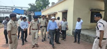 अत्याधुनिक सुविधायुक्त बनेगा कांड्रा स्टेशन, डीआरएम तरुण होरिया ने कांड्रा स्टेशन का दौरा कर चल रहे विकास कार्यों का लिया जायजा
