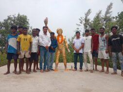 पुण्यतिथि पर बिरसा स्पोर्टिंग क्लब ने धरती आबा को किया नमन