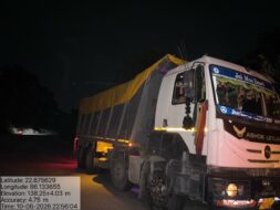 अवैध बालू परिवहन पर कार्रवाई, ट्रेलर जब्त