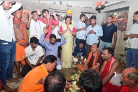 रोजो संक्रांति के मुक्तेश्वर धाम हरिना में कोल्हान का सबसे बड़ा मेला शुरू, उमड़ी भीड़