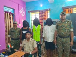 जादूगोड़ा में कंस्ट्रक्शन निर्माण के समान चोरी मामले में सासपुर गांव से तीन युवक गिरफ्तार, भेजे गए घाटशिला जेल