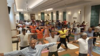 गोलमुरी क्लब में योग शिविर शुरू, स्वामी गोरखनाथ ने सिखाए योग के गुर