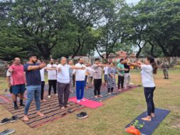 अंतर्राष्ट्रीय योग दिवस पर जी टाउन मैदान में हुआ भव्य योगाभ्यास