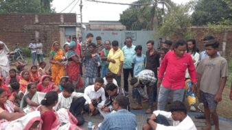 गैलेक्सी एक्सपोर्ट्स में बॉयलर ब्लास्ट के विरोध में ग्रामीणों व कामगारों का धरना