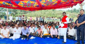तुरामडीह विस्थापितों के समर्थन में उतरी भाजपा, अर्जुन मुंडा बोले- समझौते के क्रियान्वयन तक जारी रहेगा संघर्ष
