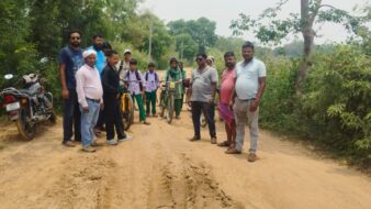 कालिकापुर-बागों सड़क की बदहाली से ग्रामीण परेशान, पक्की सड़क निर्माण की उठी मांग