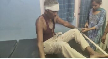 मानसिक रूप से विक्षिप्त व्यक्ति ने बैंक के चौकीदार पर किया हमला, दोनों घायल