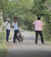जहानाबाद, बुलेट पर सवार युवकों ने लहराए हथियार, वीडियो वायरल होते ही हरकत में आई पुलिस।