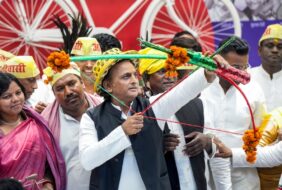 राम मंदिर से दान गायब मामले में प्राथमिकी के बिना एसआईटी ‘बिना तीर की कमान’ है: अखिलेश