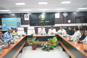 जमशेदपुर में स्वास्थ्य विभाग की समीक्षा बैठक: उपायुक्त ने दिए कड़े निर्देश, मलेरिया जांच और संस्थागत प्रसव पर जोर