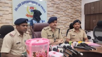 जादूगोड़ा में 452 ग्राम गांजा के साथ तस्कर गिरफ्तार, बाइक और मोबाइल जब्त