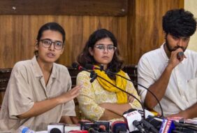 शांतिपूर्ण प्रदर्शन करने वाले छात्रों के खिलाफ