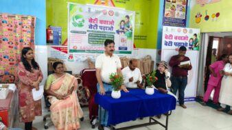 रामगढ़ सदर अस्पताल रामगढ़ में ‘बेटी बचाओ, बेटी पढ़ाओ’ कार्यक्रम, नवजात बच्चियों की माताओं को सम्मानित कर वितरित की गई किट