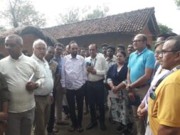 स्वास्थ्य विभाग के केंद्रीय मलेरिया टीम ने पोटका के मलेरिया प्रभावित गांवों का दौरा किया