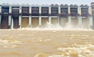 चांडिल डैम से बढ़ाई गई जल निकासी, स्वर्णरेखा, खरकाई उफान पर