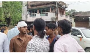 उलीडीह में युवक पर जानलेवा हमला, पत्थर से सिर फोड़ किया घायल; चापड़ से हमला करने का भी आरोप