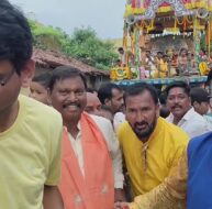 पूर्व केंद्रीय मंत्री अर्जुन मुंडा ने खरसावां में महाप्रभु जगन्नाथ की पूजा-अर्चना कर रथयात्रा में खींचा रथ पूर्व केंद्रीय मंत्री अर्जुन मुंडा