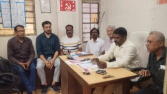 टाटा मोटर्स के सेवानिवृत्त कर्मचारियों के लंबित पीएफ भुगतान का मुद्दा उठा, एआईटीयूसी ने पीएफ कमिश्नर को सौंपा मांगपत्र