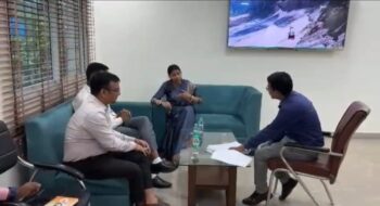 जमशेदपुर पूर्वी में स्ट्रीट लाइट, सफाई और बुनियादी सुविधाओं को लेकर विधायक पूर्णिमा दास साहू ने अधिकारियों संग की समीक्षा बैठक