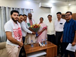 टाटानगर-सहरसा रेल सेवा समिति ने सांसद जोबा मांझी से की कटिहार तक दैनिक ट्रेन चलाने की मांग