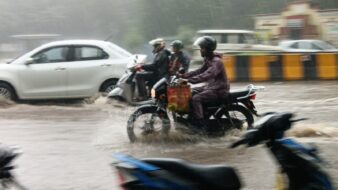 तेज बारिश से जलमग्न हुआ जमशेदपुर, जलभराव ने खोली नगर प्रशासन की तैयारियों की पोल