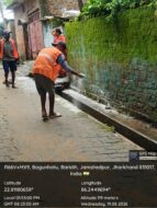बाढ़ प्रभावित क्षेत्रों में युद्धस्तर पर सफाई अभियान
