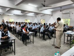 डीबीएमएस करियर अकादमी में यातायात सुरक्षा सत्र, 125 विद्यार्थियों ने लिया हिस्सा