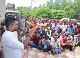 पोटका में पहली बार लगा ड्राइविंग लाइसेंस कैंप, विधायक संजीव सरदार ने बांटे लर्निंग लाइसेंस ड्राइविंग लाइसेंस कैंप