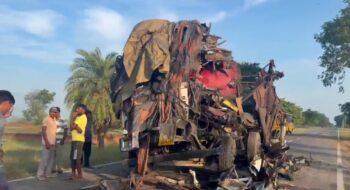 रेम्बा मोड़ पर भीषण सड़क हादसा, पत्थर लदे हाइवा में पीछे से टकराया खाली हाइवा