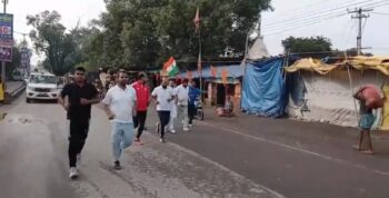 राष्ट्रीय खेल दिवस पर रामगढ़ में दौड़ा उत्साह, उपायुक्त ऋतुराज ने धावकों संग लगाई दौड़।