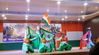 तुलसी भवन में आयोजित वंदेमातरम गीत पर आधारित देशभक्ति समूह नृत्य प्रतियोगिता में के पी एस कदमा ने प