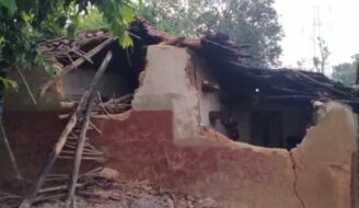 चांडिल में जंगली हाथी के उत्पात से तीन घर क्षतिग्रस्त, ग्रामीणों में दहशत जंगली हाथी के उत्पात