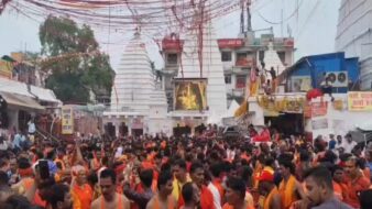 पहली सोमवारी से पहले बाबा बैद्यनाथ धाम में उमड़ी श्रद्धालुओं की भीड़, प्रशासन अलर्ट बाबा बैद्यनाथ धाम