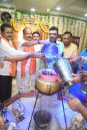 साकची शिव मंदिर में सामूहिक जलाभिषेक: सुल्तानगंज के गंगाजल से रघुवर दास ने की पूजा-अर्चना साकची शिव मंदिर में सामूहिक जलाभिषेक