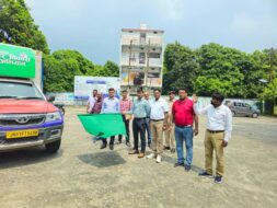 परिवार नियोजन को लेकर सारथी रथ को एसडीओ ने हरि झंडी दिखाकर किया रवाना सारथी रथ