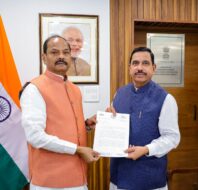 रघुवर दास ने शिक्षा मंत्री से की मुलाकात, ओलचिकी लिपि में संताली पठन सामग्री के प्रकाशन का आग्रह