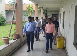 चतरा डीसी ने किया टंडवा का दौरा, प्रखंड-अंचल कार्यालय का किया निरीक्षण